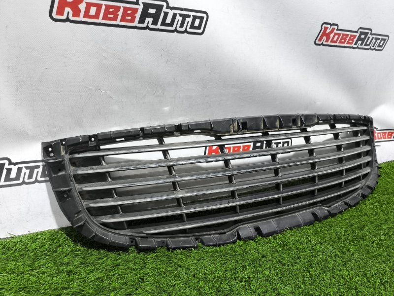 Решетка радиатора Kia Carnival