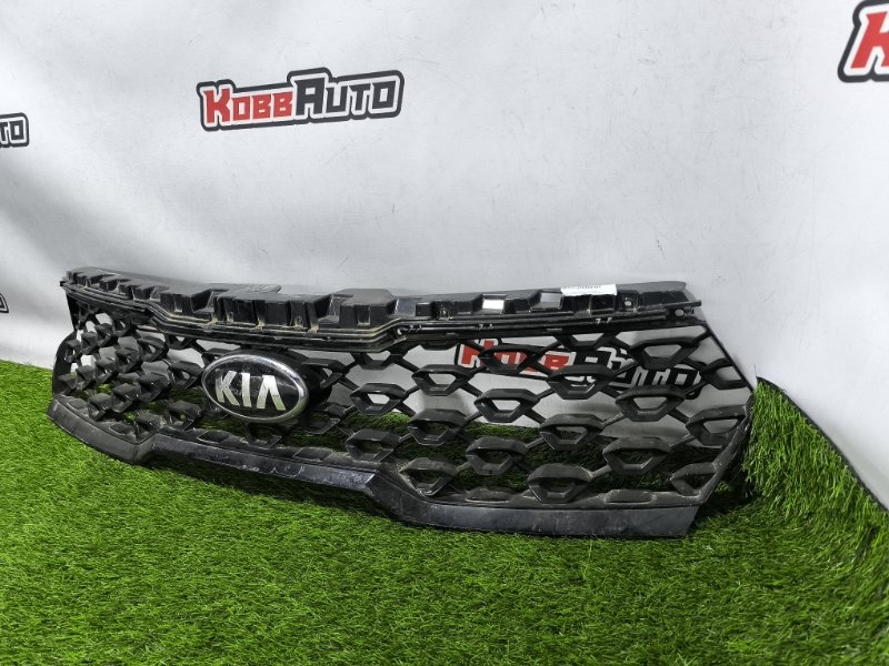 Решетка радиатора Kia Sorento MQ4