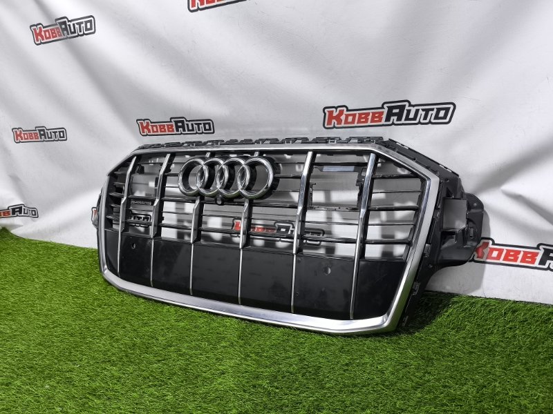 Решетка радиатора AUDI Q7