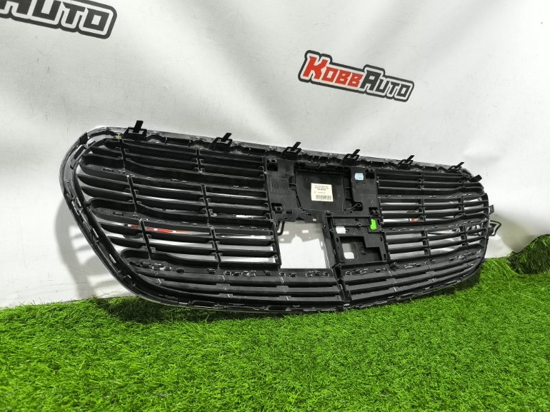 Решетка радиатора S-Class W223