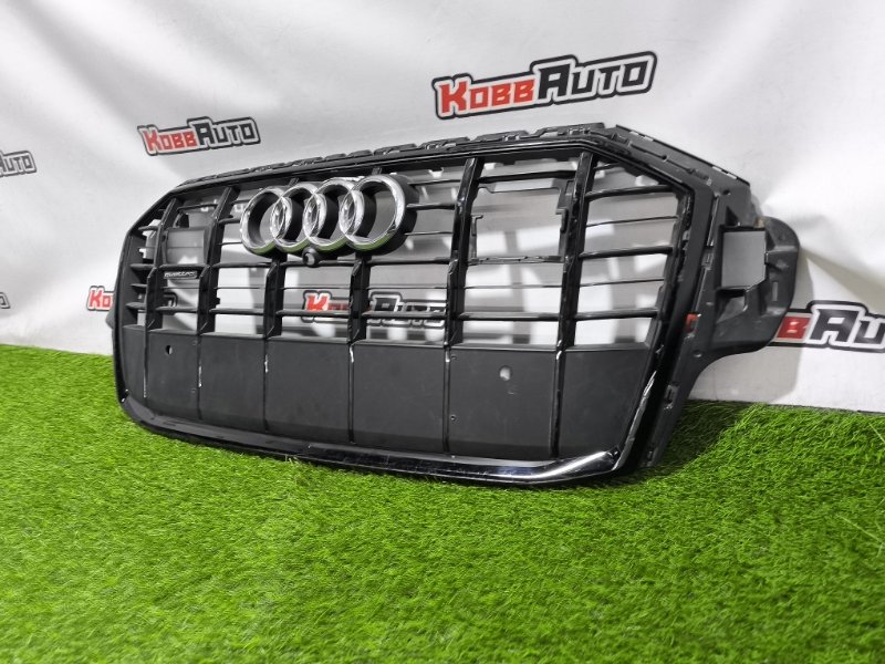 Решетка радиатора AUDI Q7
