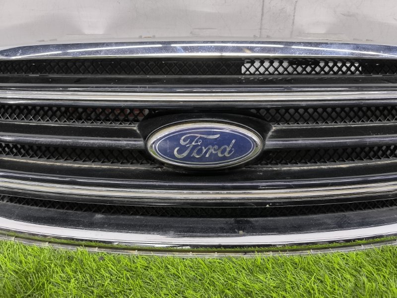 Решетка радиатора Ford Taurus