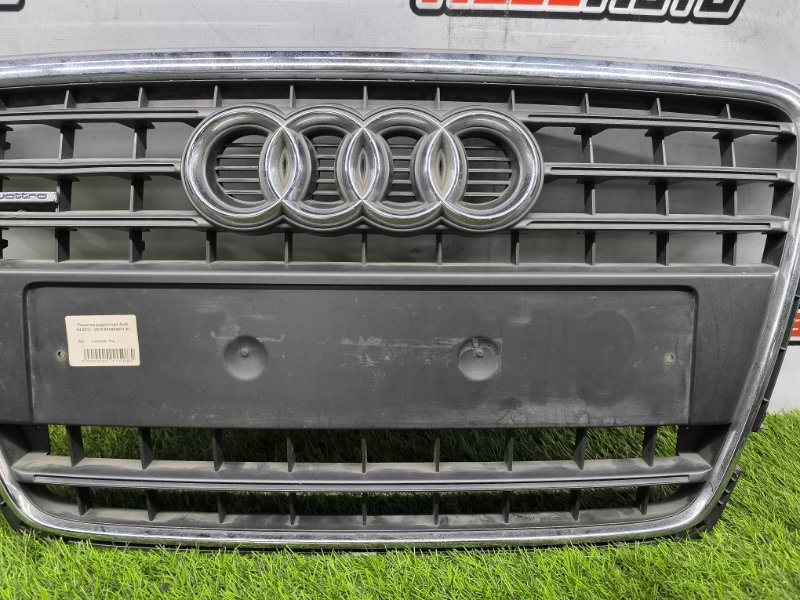 Решетка радиатора AUDI A4