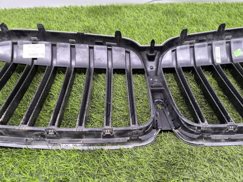 Решетка радиатора 7-Series G11