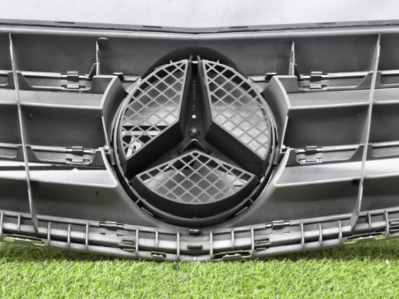 Решетка радиатора C-Class W204