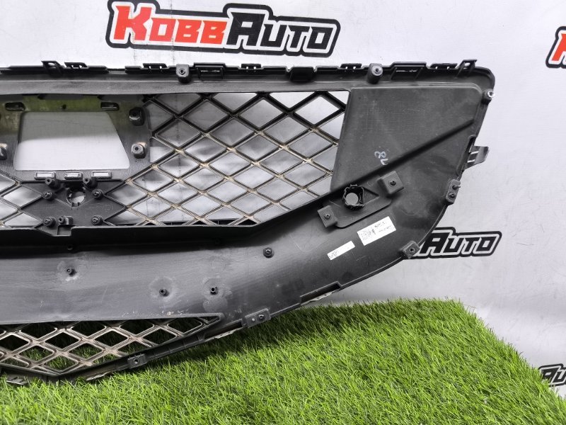 Решетка радиатора G80 RG3