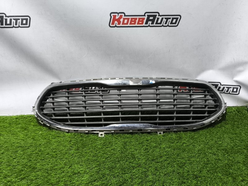 Решетка радиатора Kia Quoris контрактная