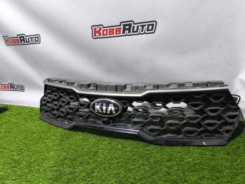 Решетка радиатора Kia Sorento