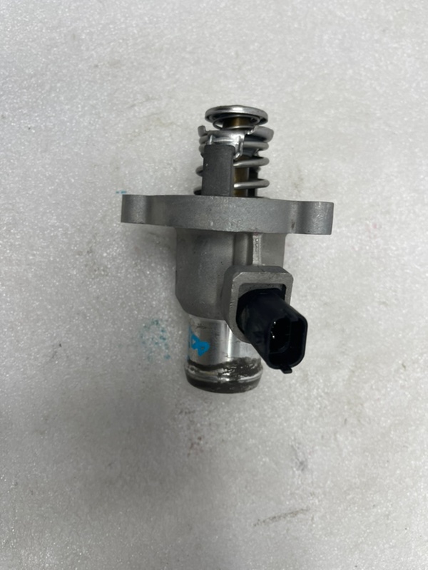 Термостат Chery Arrizo 8 1.6 23г (б/у) Термостат Chery Arrizo 8 1.6 23г (б/у)