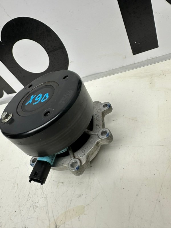 Помпа (насос водяной) Jetour X90 (б/у) Помпа (насос водяной) Jetour X90 (б/у)