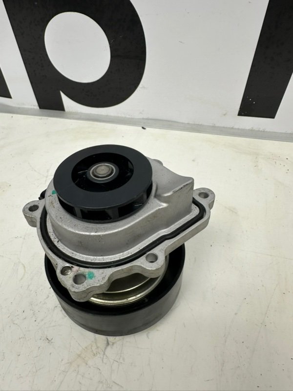 Помпа (насос водяной) Jetour X90 (б/у) Помпа (насос водяной) Jetour X90 (б/у)