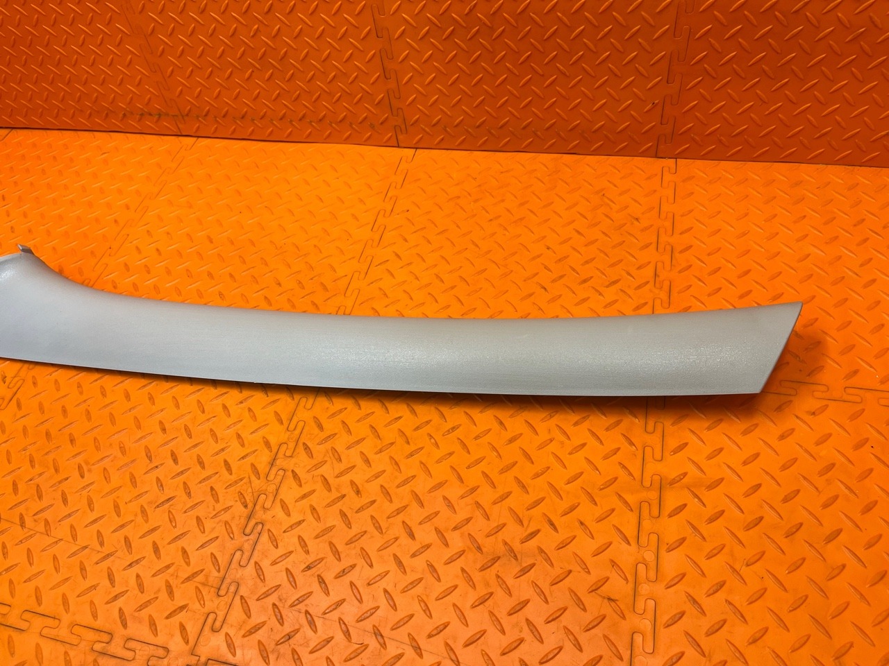 Обшивка стойки RENAULT Duster H79 F4RE410 2021 перед. лев. (б/у) Обшивка стойки RENAULT Duster H79 F4RE410 2021 перед. лев. (б/у)