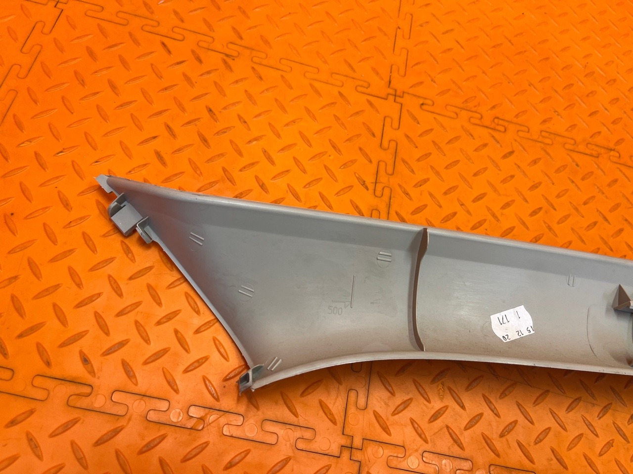 Обшивка стойки RENAULT Duster H79 F4RE410 2021 перед. лев. (б/у) Обшивка стойки RENAULT Duster H79 F4RE410 2021 перед. лев. (б/у)