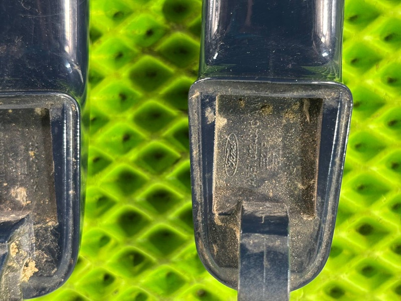 Ручка двери Ford Focus 3 СЕДАН (б/у) Ручка двери Ford Focus 3 СЕДАН (б/у)