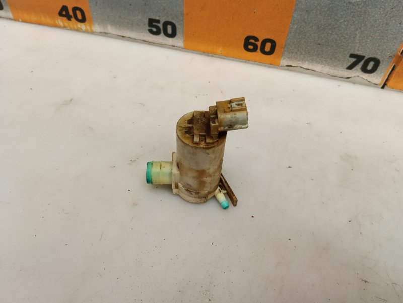 Насос омывателя Chery Fora A21 A21 2.0 2007 (б/у) Насос омывателя Chery Fora A21 A21 2.0 2007 (б/у)