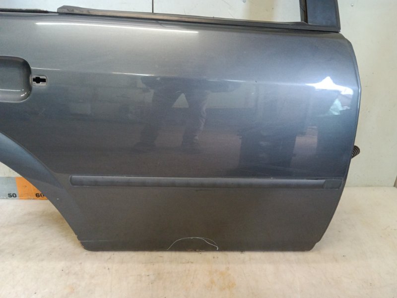 Дверь задняя правая Ford Mondeo 3 2.0 2002 (б/у) Дверь задняя правая Ford Mondeo 3 2.0 2002 (б/у)