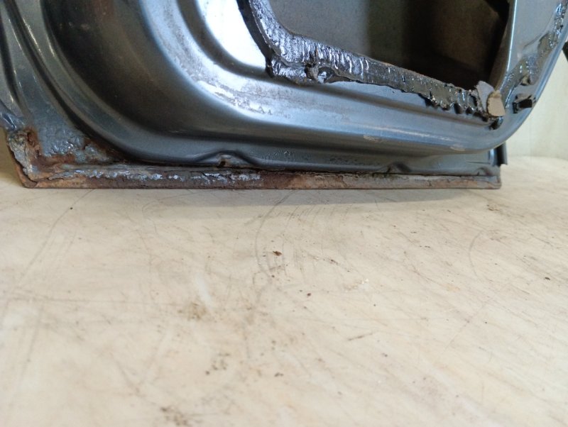 Дверь задняя правая Ford Mondeo 3 2.0 2002 (б/у) Дверь задняя правая Ford Mondeo 3 2.0 2002 (б/у)