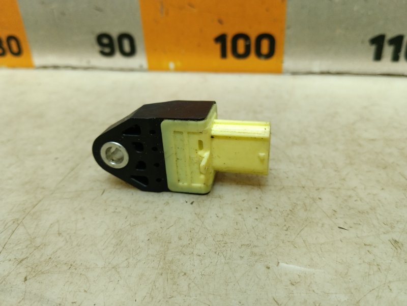 Датчик AIR BAG Toyota RAV4 XA30 2.4 2008 (б/у)