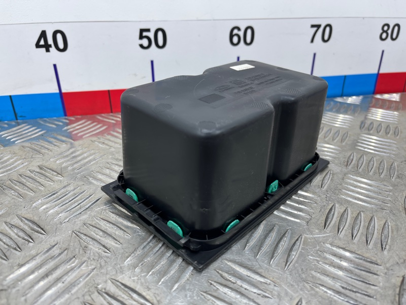 Ящик передней консоли Chery Tiggo 8 Pro T1A 2021 (б/у) Ящик передней консоли Chery Tiggo 8 Pro T1A 2021 (б/у)