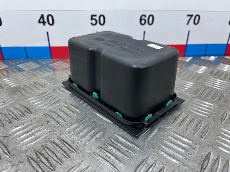 Ящик передней консоли Chery Tiggo 8 Pro T1A 2021 (б/у) Ящик передней консоли Chery Tiggo 8 Pro T1A 2021 (б/у)