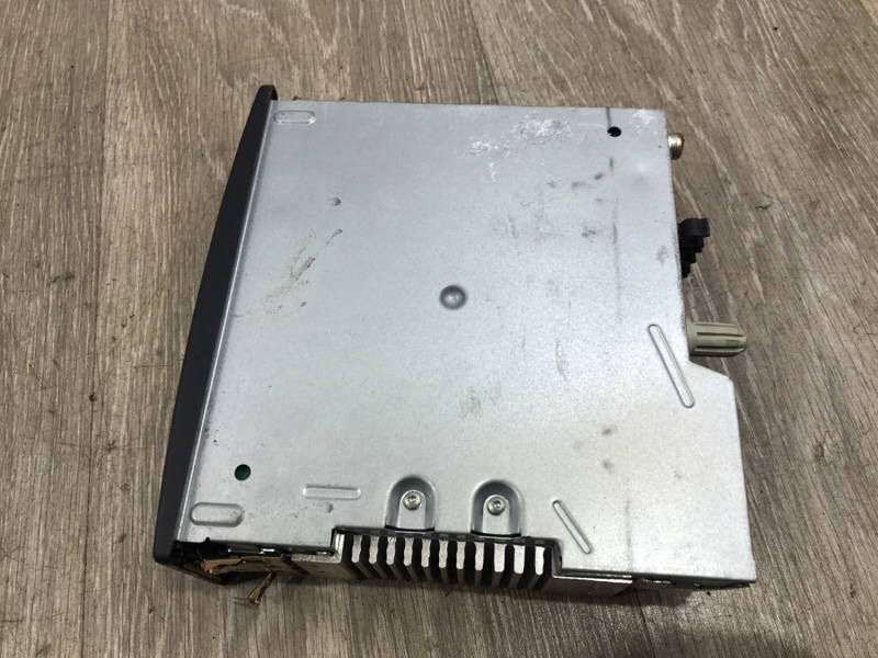 Магнитола Renault Master 2.5DCI 2010 (б/у) Магнитола Renault Master 2.5DCI 2010 (б/у)