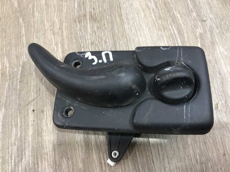 Ручка двери Renault Master 2.5DCI 2010 задн. прав. (б/у)