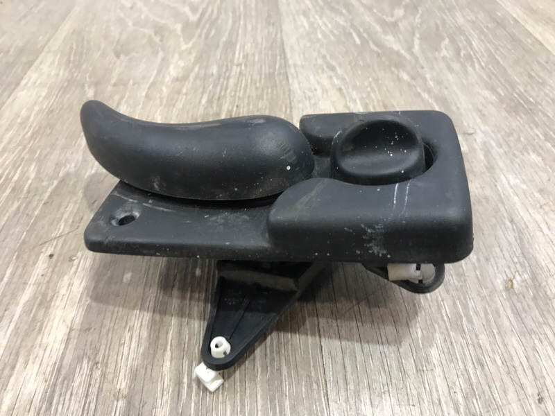 Ручка двери Renault Master 2.5DCI 2010 задн. прав. (б/у)