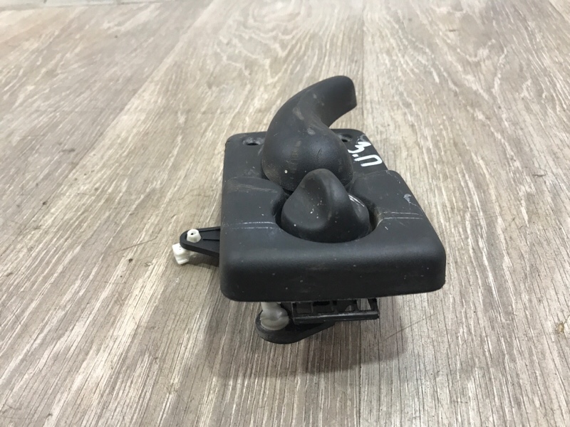 Ручка двери Renault Master 2.5DCI 2010 задн. прав. (б/у)