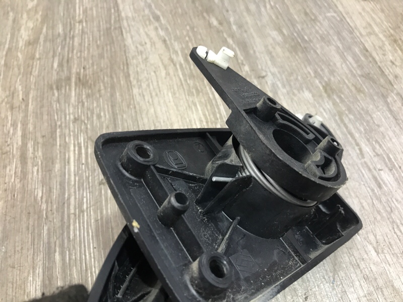 Ручка двери Renault Master 2.5DCI 2010 задн. прав. (б/у)