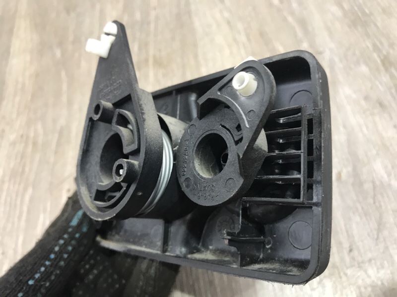 Ручка двери Renault Master 2.5DCI 2010 задн. прав. (б/у)