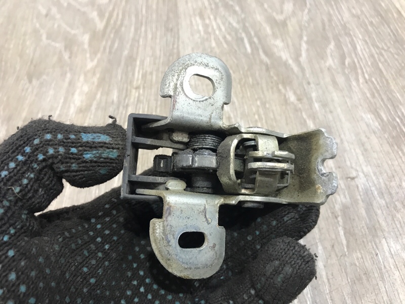 Замок двери Renault Master 2.5DCI 2010 задн. (б/у) Замок двери Renault Master 2.5DCI 2010 задн. (б/у)