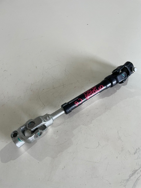 Рулевой карданчик OMODA C5 SQRF4J16 (б/у) Рулевой карданчик OMODA C5 SQRF4J16 (б/у)