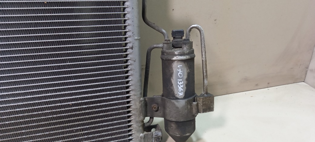 Радиатор кондиционера V70 2004г.в. D5244T