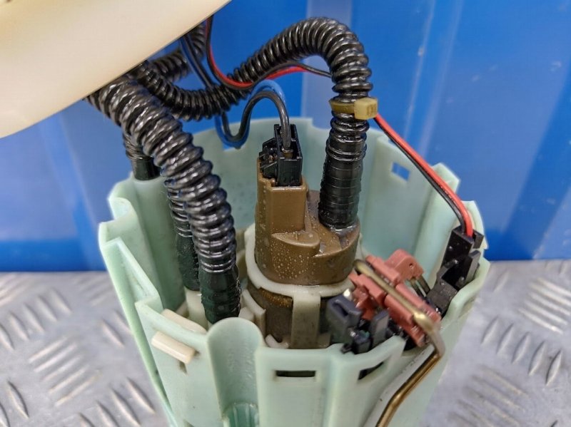 Топливный насос Chery Tiggo T11 1.6 SQRE4G16 2013 (б/у) Топливный насос Chery Tiggo T11 1.6 SQRE4G16 2013 (б/у)