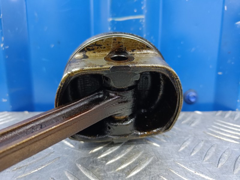 Поршень с шатуном Kia Cerato LD 1.6 G4FC 2007 (б/у)