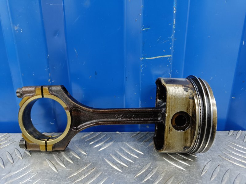 Поршень с шатуном Kia Cerato LD 1.6 G4FC 2007 (б/у)