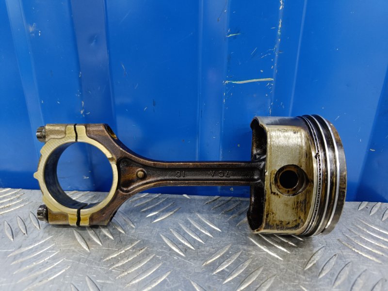 Поршень с шатуном Kia Cerato LD 1.6 G4FC 2007 (б/у) Поршень с шатуном Kia Cerato LD 1.6 G4FC 2007 (б/у)