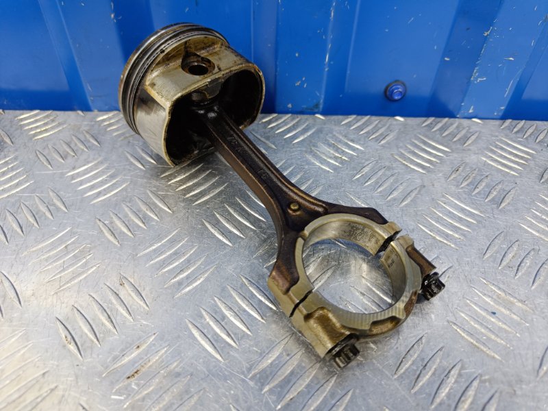 Поршень с шатуном Kia Cerato LD 1.6 G4FC 2007 (б/у) Поршень с шатуном Kia Cerato LD 1.6 G4FC 2007 (б/у)