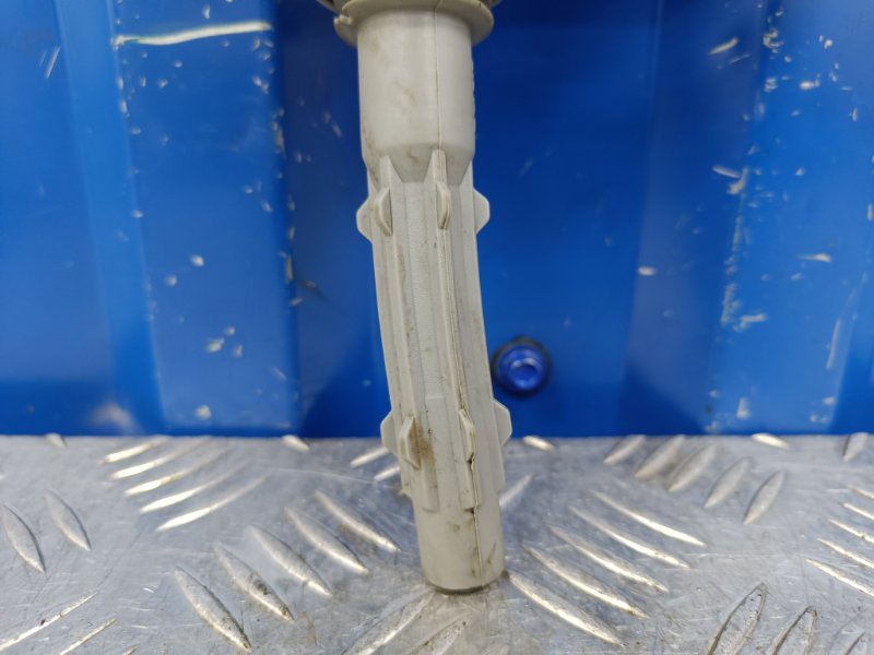 Катушка зажигания Mercedes-Benz M-Class W164 3.5 M272.967 2008 (б/у) Катушка зажигания Mercedes-Benz M-Class W164 3.5 M272.967 2008 (б/у)