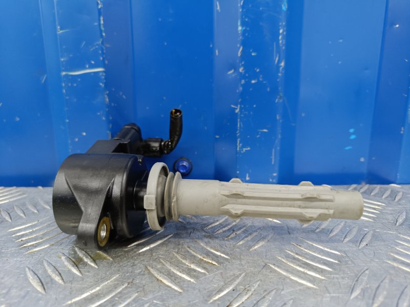 Катушка зажигания Mercedes-Benz M-Class W164 3.5 M272.967 2008 (б/у) Катушка зажигания Mercedes-Benz M-Class W164 3.5 M272.967 2008 (б/у)