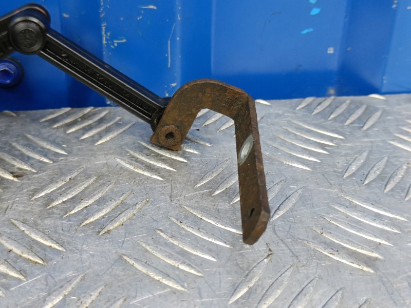 Датчик положения кузова Mercedes-Benz M-Class W164 3.5 M272.967 2008 перед. (б/у)