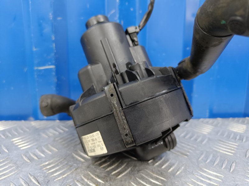 Насос продувки катализаторов Mercedes-Benz M-Class W164 3.5 M272.967 2008 (б/у) Насос продувки катализаторов Mercedes-Benz M-Class W164 3.5 M272.967 2008 (б/у)