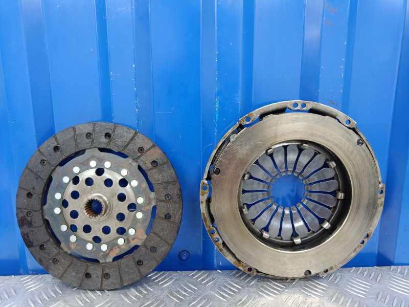 Комплект сцепления Renault Megane BZ0 1.5 K9KG832 2008 (б/у) Комплект сцепления Renault Megane BZ0 1.5 K9KG832 2008 (б/у)