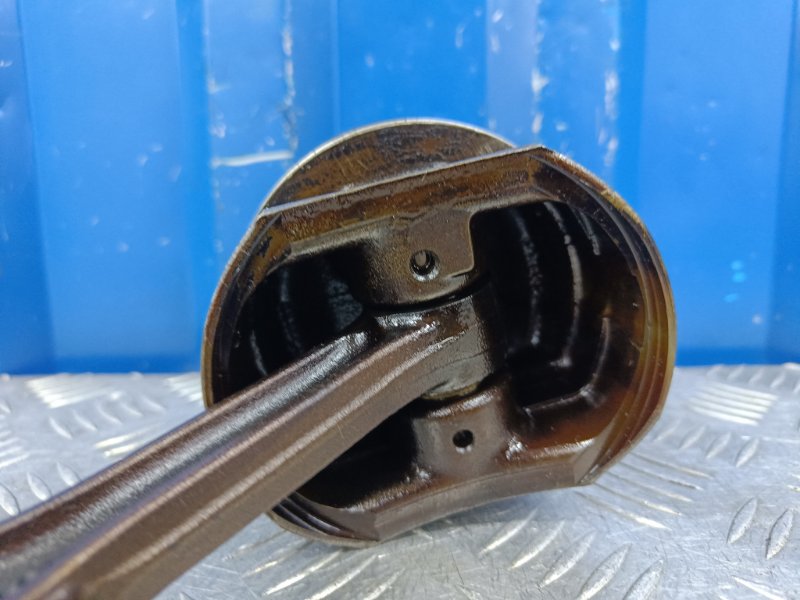 Поршень с шатуном Ford Explorer UN150 4.0 OHV 1995 (б/у)