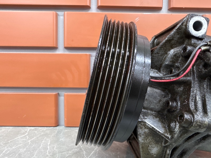 Компрессор кондиционера Renault Megane BZ00 1.6 K4M839 2011 (б/у)