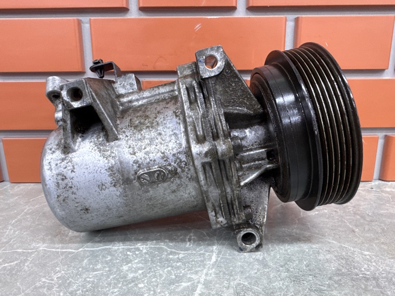 Компрессор кондиционера Renault Megane BZ00 1.6 K4M839 2011 (б/у)