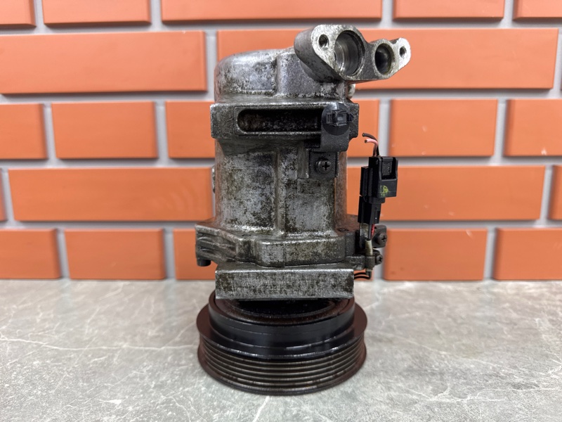 Компрессор кондиционера Renault Megane BZ00 1.6 K4M839 2011 (б/у)