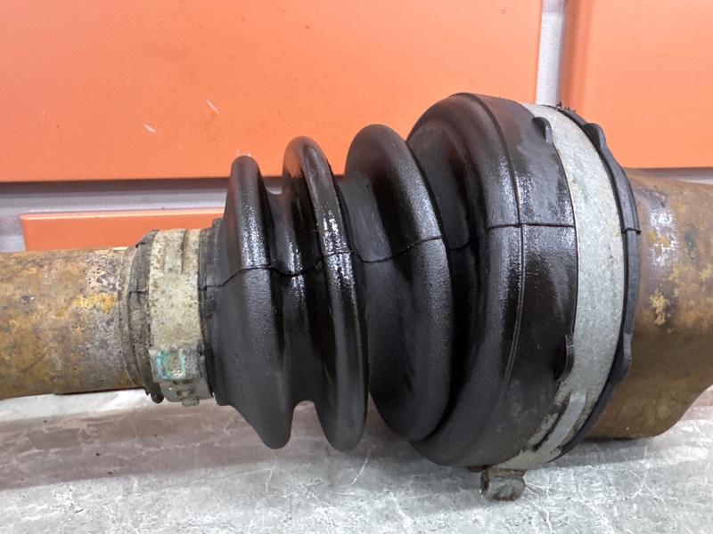 Привод Ford Focus DB 1.6 SIDA 2008 перед. лев. (б/у)