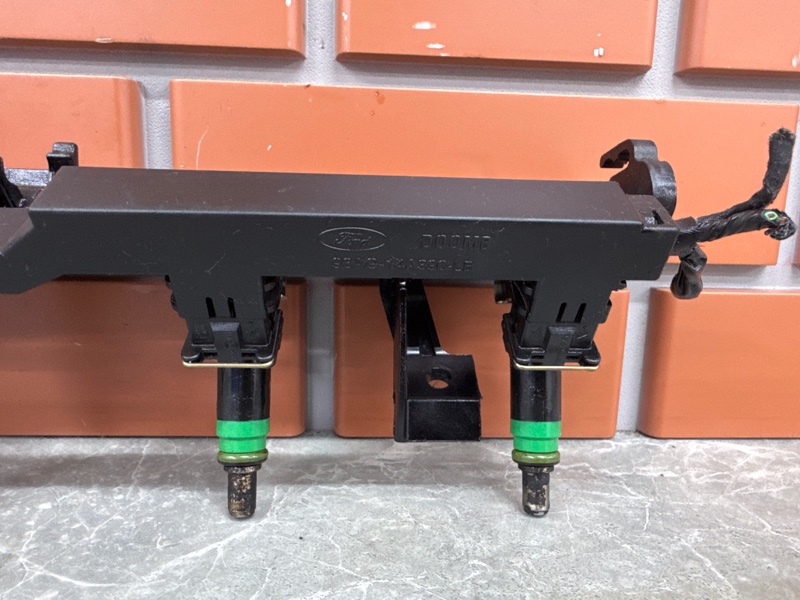 Топливная рампа Ford Focus DB 1.6 SIDA 2008 (б/у)