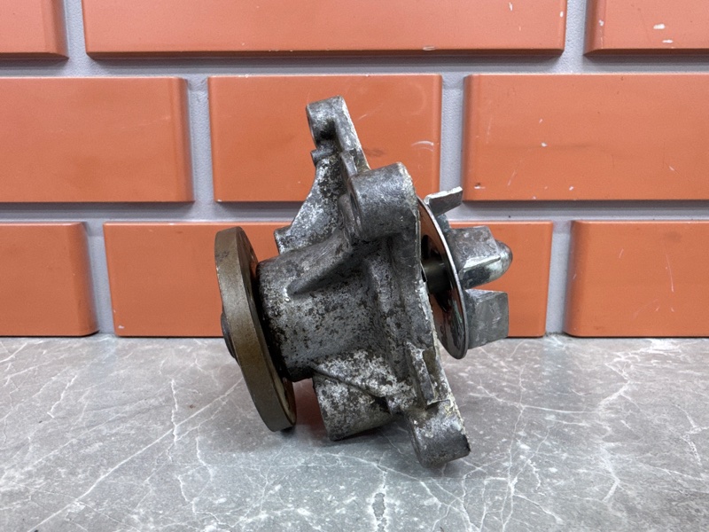 Помпа водяная Hyundai Elantra HD 1.6 G4FC 2008 (б/у) Помпа водяная Hyundai Elantra HD 1.6 G4FC 2008 (б/у)